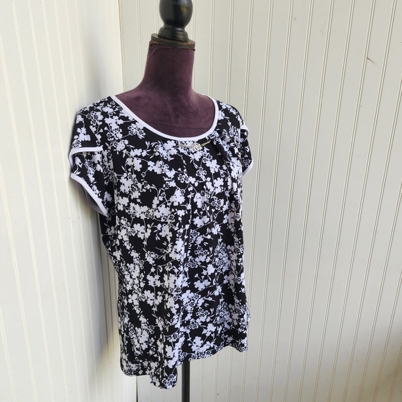 Adrienne Vittadini Black White Floral Sleeve Top Shirt Flare Short Sleeve Sz L - Picture 2 of 11